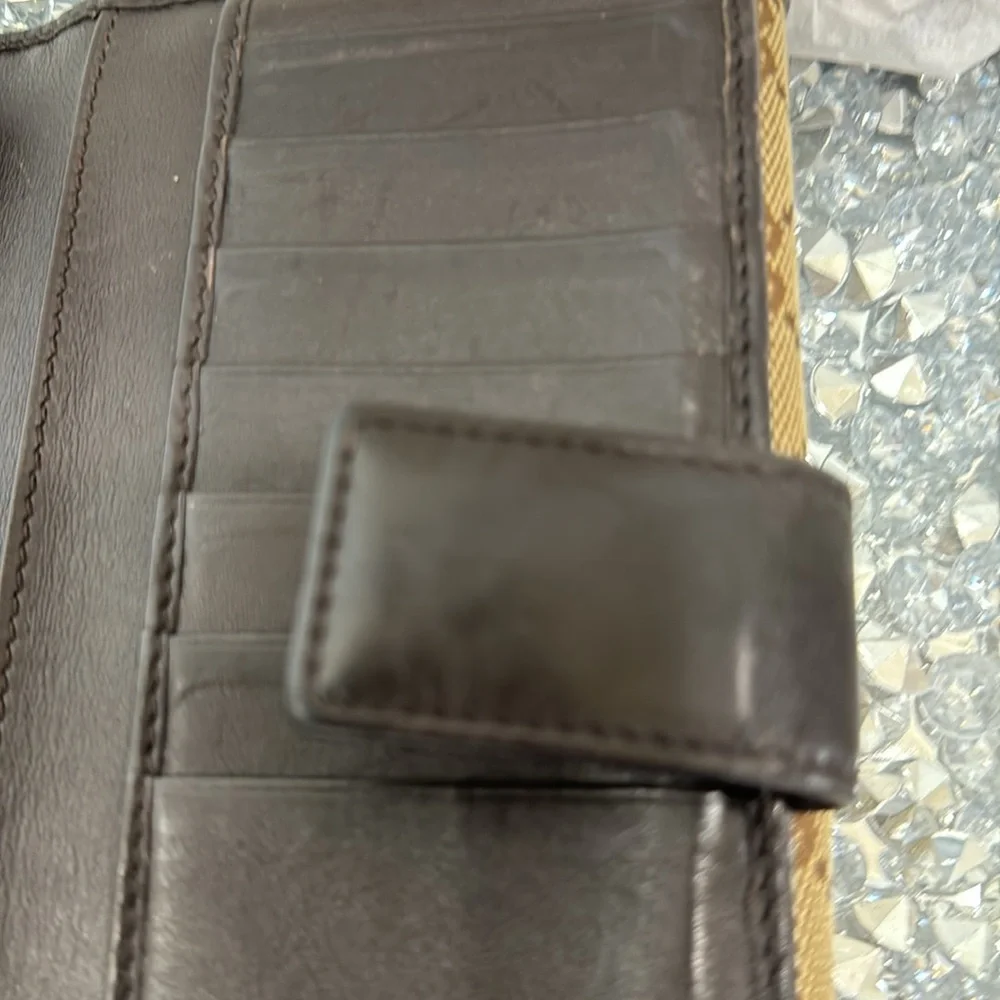 Gucci Long Wallet in Brown, Gold GG on front. - Picture 7 of 7